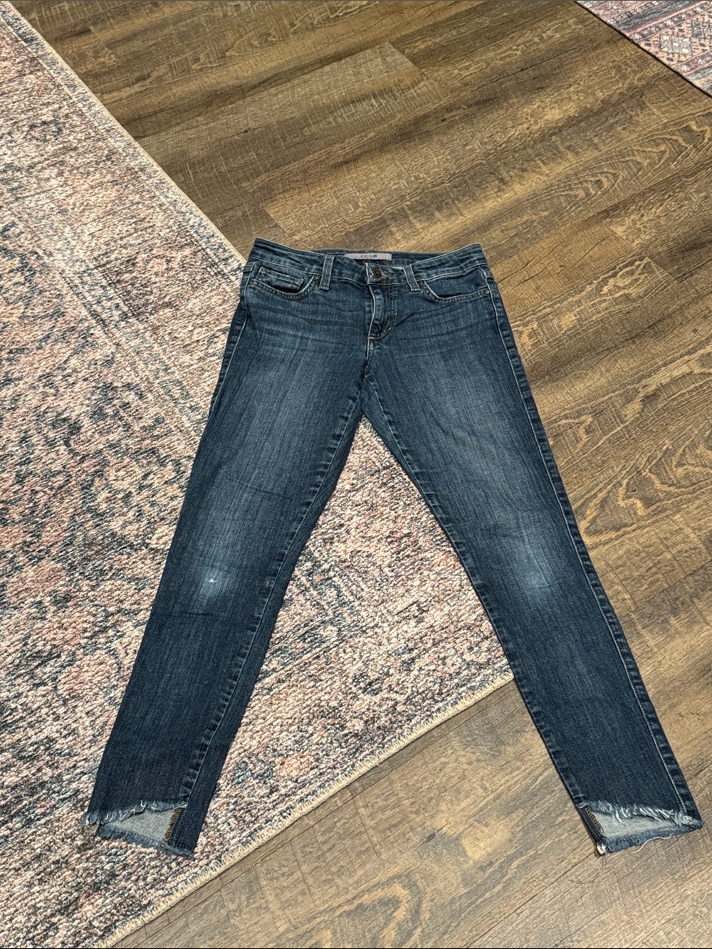 Women’s Dark Blue Skinny Jeans with Raw Hem